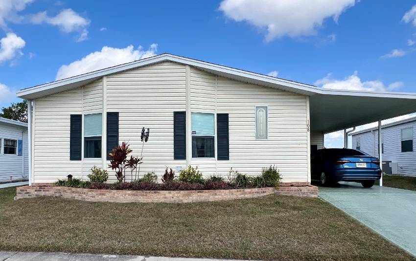 Parrish, FL Mobile Home for Sale located at 108 Lantana Lane The Gardens